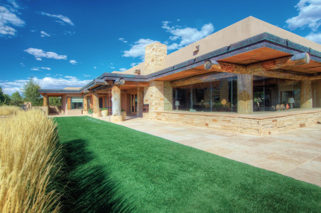 Superbly Designed Santa Fe Home