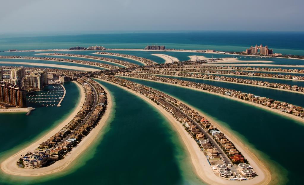 Andrew Cummings Showcases Palm Jumeirah: Dubai’s Man-Made Marvel