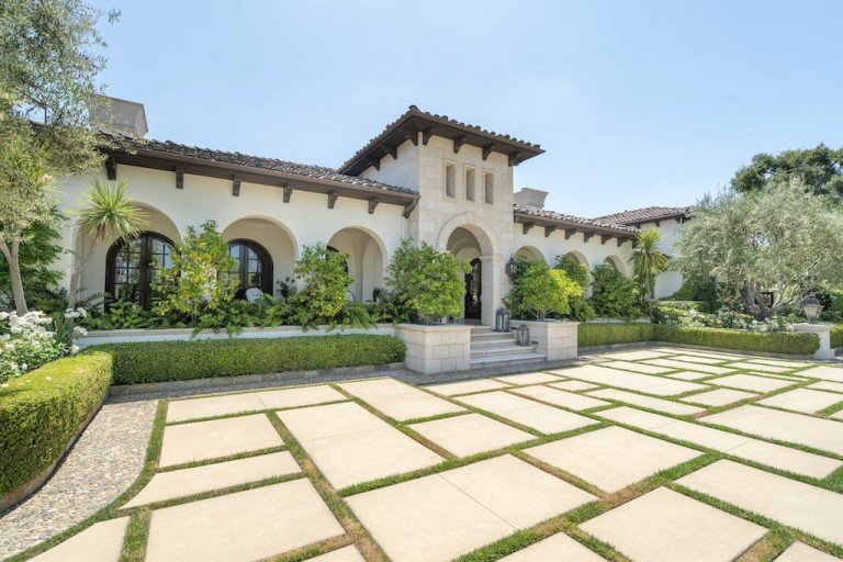 Sensational Thousand Oaks Estate