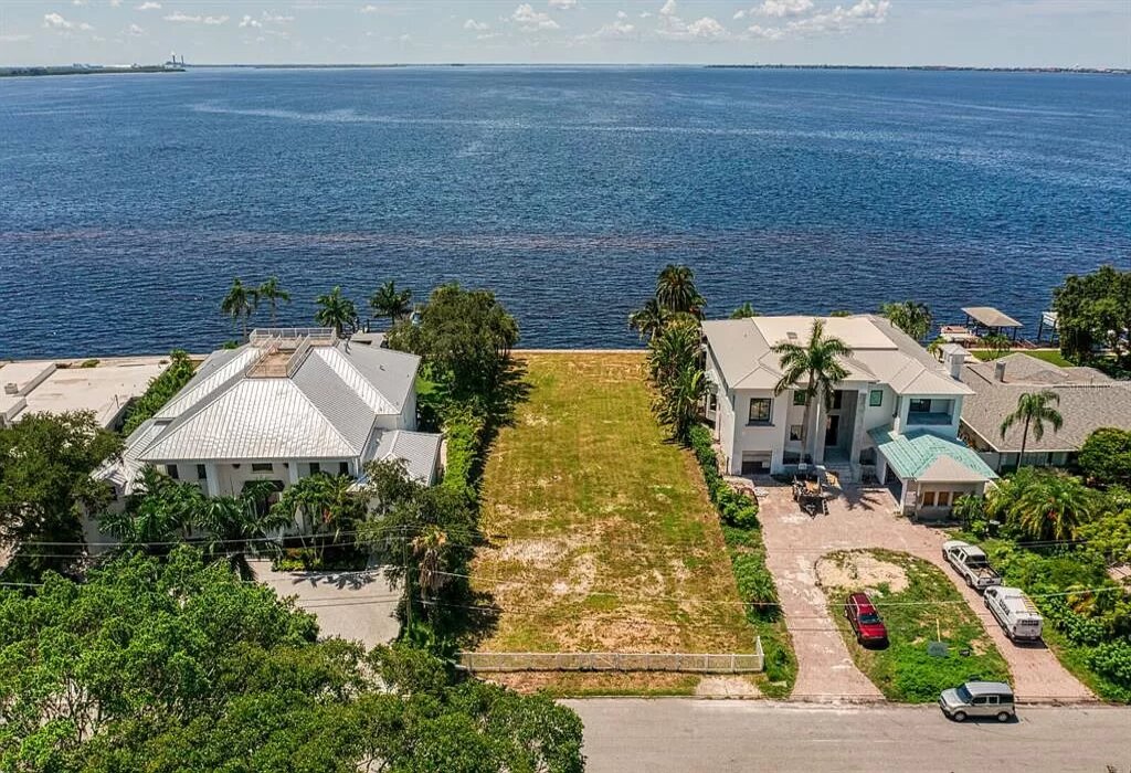 Jennifer Zales Presents A Magnificent Waterfront Building Lot In Tampa 