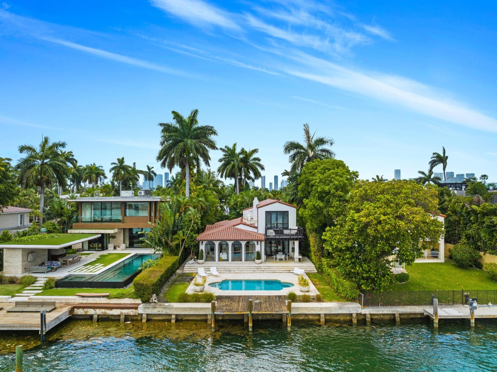 Discover Serene Luxury at 527 East Dilido Drive: A Waterfront Oasis in ...