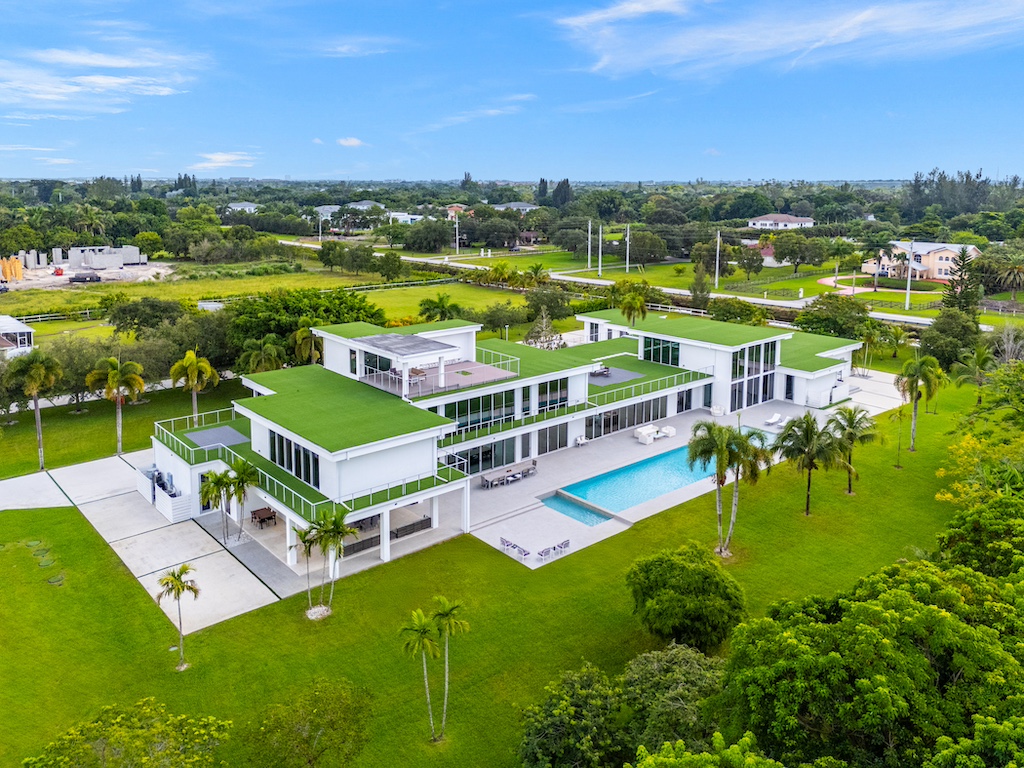 Become Gisele Bundchen’s Neighbor With This $24 Million Florida Mansion